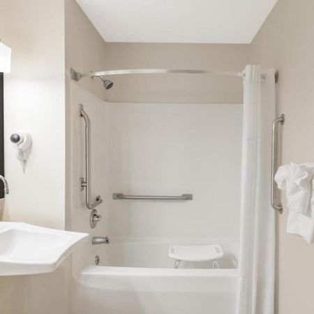 ซูเปอร์ 8 บาย วินด์แฮม สเกเนกตาดี - แอลบานี แอเรีย Hotel เชเนคทาดี ภายนอก รูปภาพ
