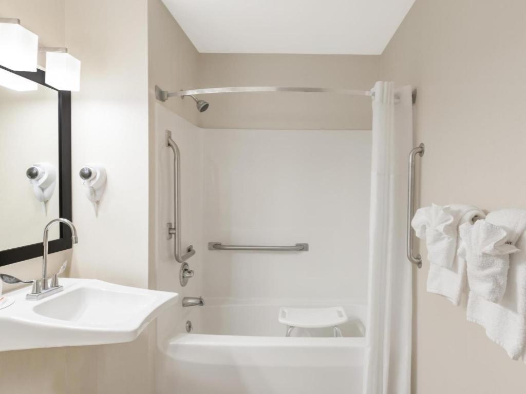 ซูเปอร์ 8 บาย วินด์แฮม สเกเนกตาดี - แอลบานี แอเรีย Hotel เชเนคทาดี ภายนอก รูปภาพ